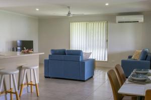 Χώρος καθιστικού στο Welcome to Tinnie Retreat