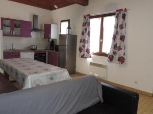 Η κουζίνα ή μικρή κουζίνα στο Gîte 85m² avec Terrasse, Cuisine équipée pour 8 pers. - API-1-52-1028