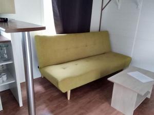 Χώρος καθιστικού στο Mobil-home confortable avec terrasse pour 5 personnes - API-1-52-1020 +26 φωτογραφίες