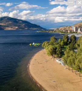 Příroda nedaleko penzionu + 13 fotografií