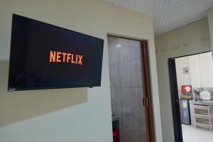 Μια τηλεόραση ή/και κέντρο ψυχαγωγίας στο San Cristóbal Surfing House 1