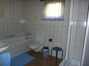 Um banheiro em Ferienwohnung Stoffel