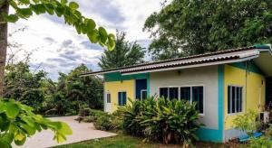 Сад в BanRai ChernMa Resort