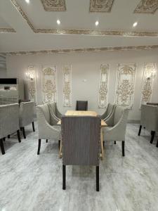 Χώρος καθιστικού στο Regency Suites +50 φωτογραφίες