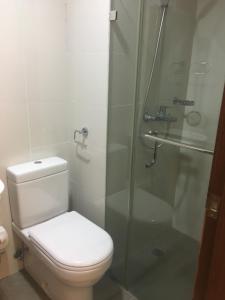 Phòng tắm tại Eton Baypark Manila