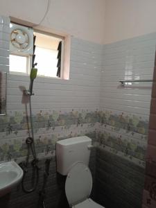 Et badeværelse på Sakalam homestay