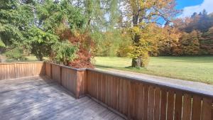 Κήπος έξω από το Forest House Henriette +18 φωτογραφίες