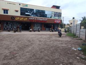 Oaspeți care stau la S L N comfort