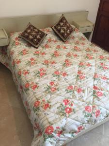 Postel nebo postele na pokoji v ubytování Vittel Ifrane Large and Beautiful Apartment + 29 fotografií