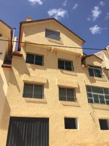 Galería fotográfica de Vittel Ifrane Large and Beautiful Apartment en Ifrane