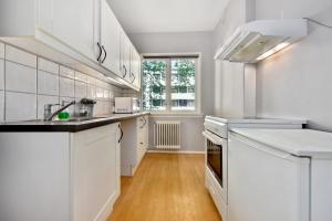 Ett kök eller pentry på Forenom Serviced Apartments Oslo Rosenborg