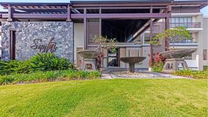 Κήπος έξω από το Casuarina Drift - Stylish Santai Studio by uHoliday