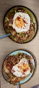 Jídlo v hostelu nebo okolí