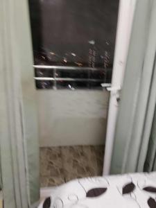 Postel nebo postele na pokoji v ubytování Birch tower condo for renting