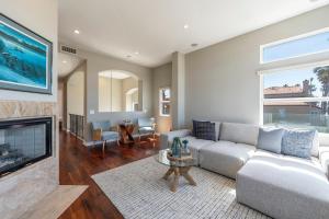 Khu vực ghế ngồi tại Oceanview Oasis