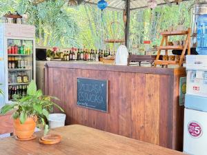 Ποτά στο บ้านชมเขา - Baan Chom Khao