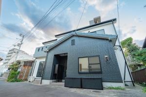 Το κτήριο όπου στεγάζεται  το διαμέρισμα