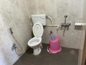 Ένα μπάνιο στο Isiri Homes