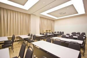 Οι επιχειρηματικές εγκαταστάσεις ή/και οι αίθουσες συνεδριάσεων στο M Plus Boutique Hotel