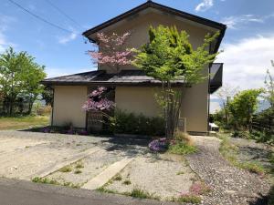 Το κτήριο όπου στεγάζεται  η παραθεριστική κατοικία