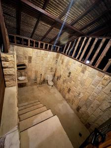 Ένα μπάνιο στο Living On Air