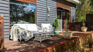 Κήπος έξω από το Elsa Hepburn Springs