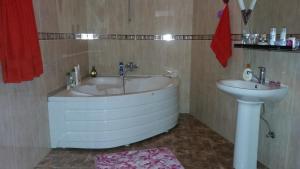 Koupelna v ubytování Guest House kartvelishvili + 25 fotografií