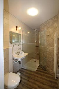 Et badeværelse på Chambre Coton, Au Fil du Temps