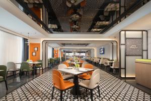 Un lugar para sentarse en Hampton by Hilton Kunming Railway Station