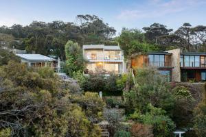 Το κτήριο όπου στεγάζεται  η παραθεριστική κατοικία +12 φωτογραφίες