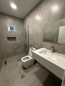 Ένα μπάνιο στο Farm house with all facilities in Al Dhaid , sharjah +19 φωτογραφίες