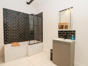 Ένα μπάνιο στο 7 Holly Barn +12 φωτογραφίες