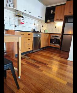 Køkken eller tekøkken på Quiet, Peaceful Northcote Unit