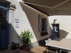 Galería fotográfica de Chambre La Louis XVI, La Tourelle en Choye