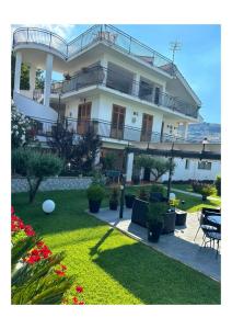 Κήπος έξω από το Exclusive Villa with Pool Near Monreale