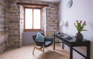 Χώρος καθιστικού στο Lovely Apartment In Oprtalj With Wifi +2 φωτογραφίες