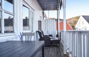 Μπαλκόνι ή βεράντα στο Awesome Apartment In Lindesnes With Wifi