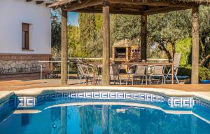 Swimmingpoolen hos eller tæt på Stunning Home In Arriate With Private Swimming Pool, Can Be Inside Or Outside