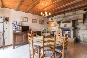 Galeriebild der Unterkunft Chambre Bleue, A l'abri du pin in Melin