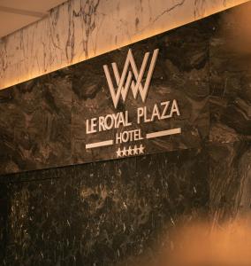 Certifikát, hodnocení, plakát nebo jiný dokument vystavený v ubytování Le Royal Plaza