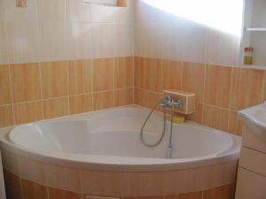 Koupelna v ubytování Rekreační dům Strachotín