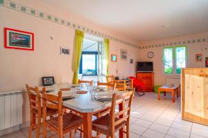 Μια τηλεόραση ή/και κέντρο ψυχαγωγίας στο Hortensia 10 - 700 m de la plage