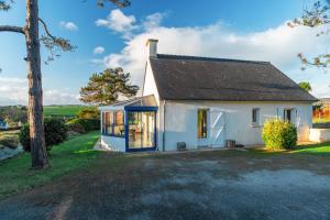 Το κτήριο όπου στεγάζεται  η παραθεριστική κατοικία