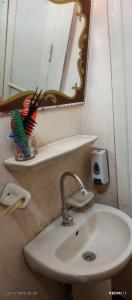 Un baño de down town besaid auc 17 fotos más