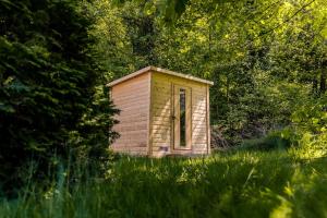 Κήπος έξω από το Haltestelle Glauburg - Sauna & Whirlpool