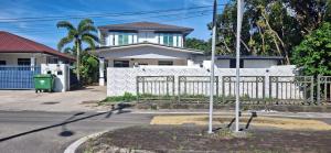 Bygningen som feriehuset ligger i