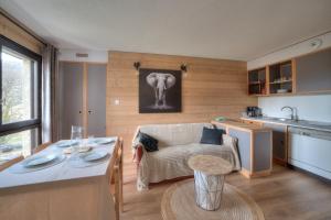 Η κουζίνα ή μικρή κουζίνα στο Chez Arnaud - Télésiège à 200 mètres