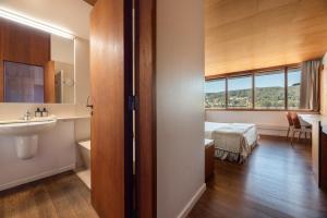 Koupelna v ubytování A casa de Aldán + 47 fotografií