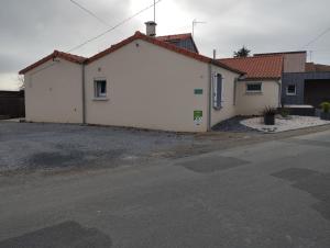 Το κτήριο όπου στεγάζεται  η παραθεριστική κατοικία