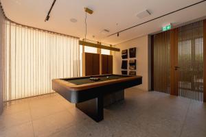 Τραπέζι μπιλιάρδου στο Comfortable Studio in Katowice with Gym Sauna & Cinema by Noclegi Renters